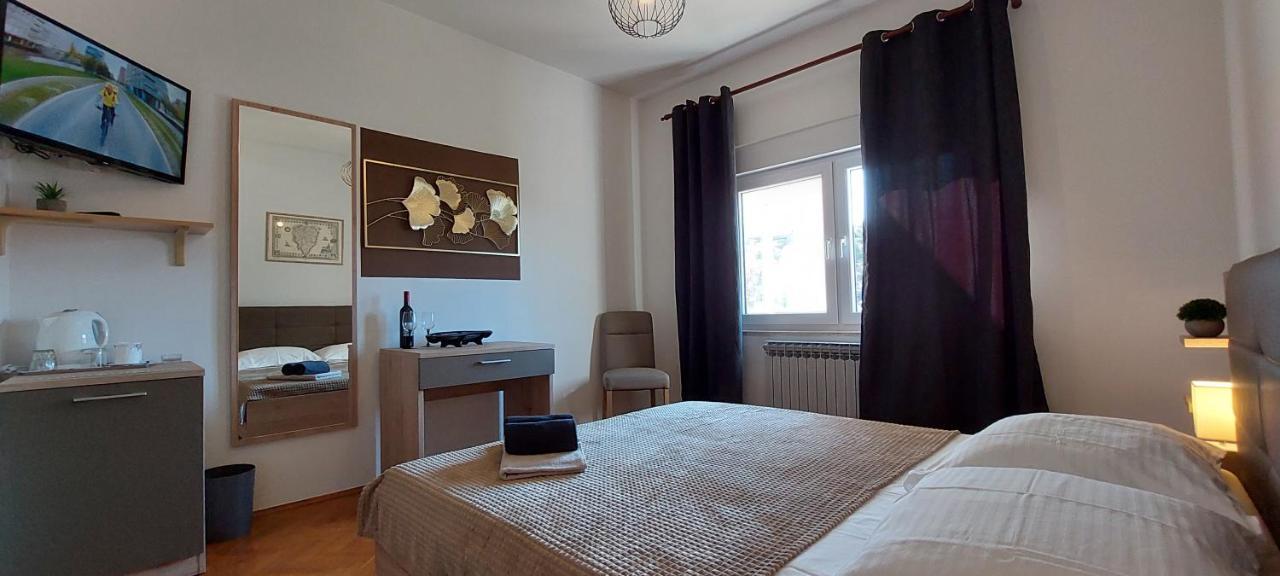Villa Salvia Rooms And Apartments 로비니 외부 사진