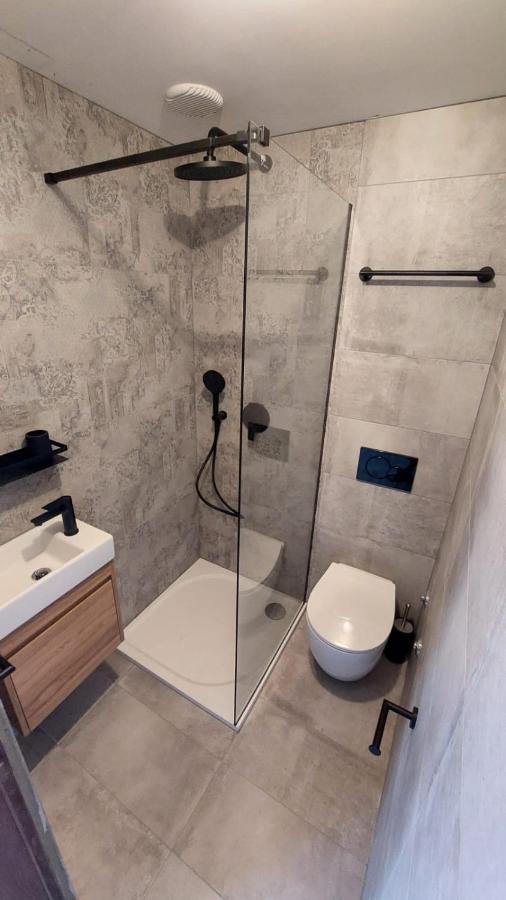 Villa Salvia Rooms And Apartments 로비니 외부 사진
